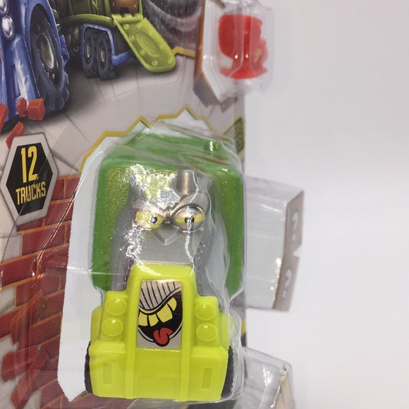 Smash Crashers Sloppy Sam Mystery Series 1 Crash the Truck Unbox the Stuff - Picture 5 of 13